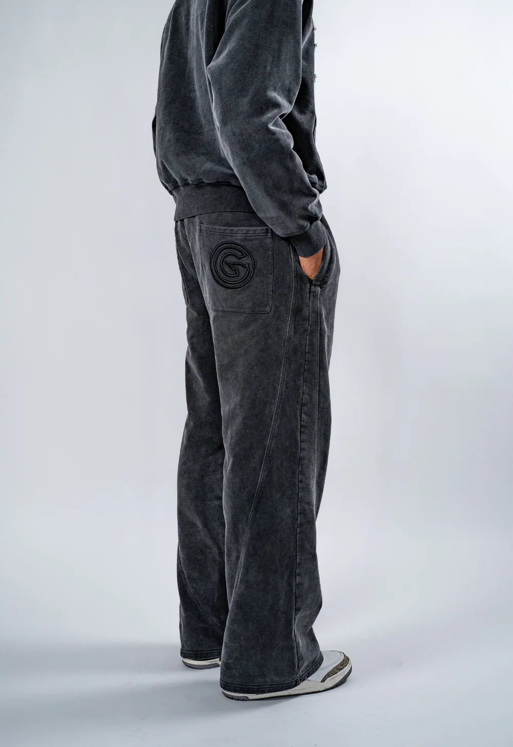 WASHED" BLACK SWEATPANTS